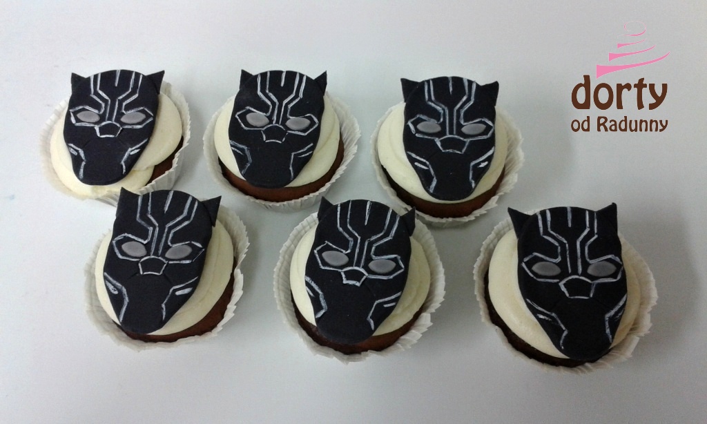 black Panther cupcakes